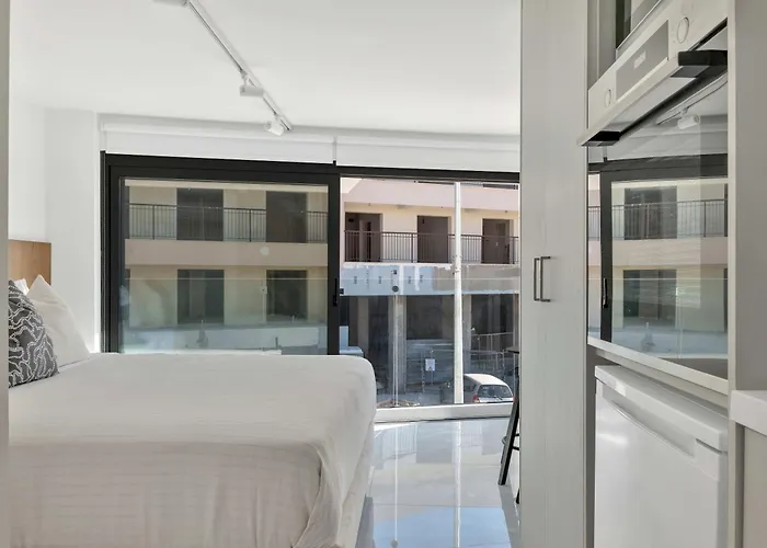 Phaedrus Living Alkminis Seaview Suites Pantai